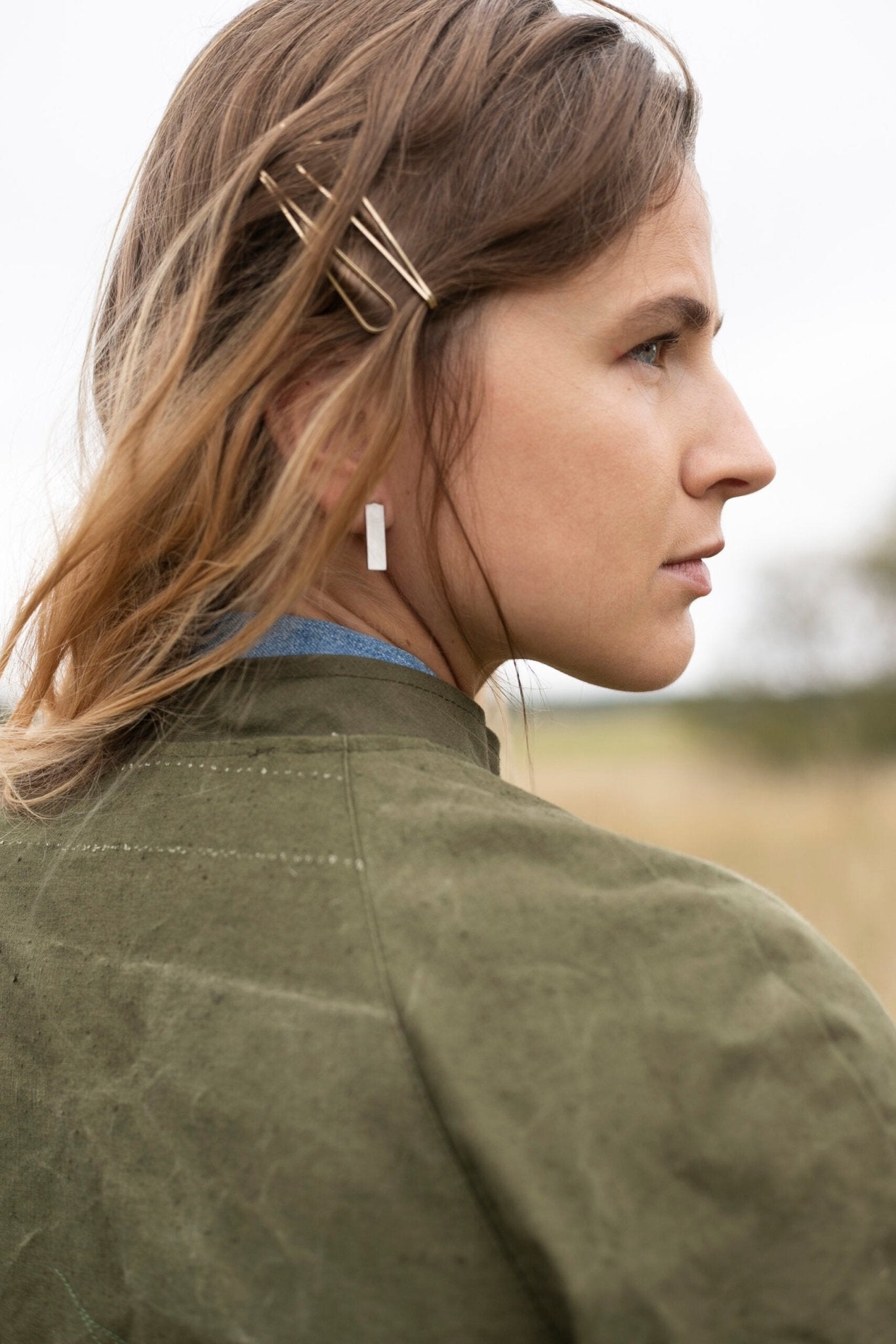 Maciella Lentsius Ohrringe „Linea“ – Gebürstete Eleganz trifft nachhaltigen skandinavischen Stil - Maciella