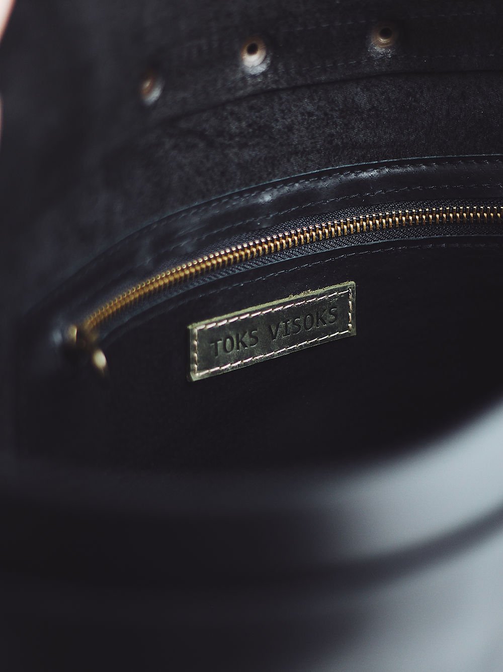 Maciella Benjamin Lederrucksack: Handgefertigte Eleganz aus Litauen – Rucksack & Umhängetasche in Einem - Maciella