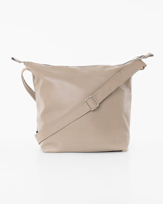 Maciella Suvi XS Leder - Schultertasche in Beige: Kompakte Eleganz trifft Nachhaltigkeit - Maciella