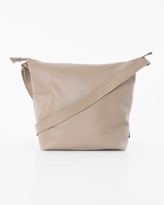 Maciella Suvi XS Leder - Schultertasche in Beige: Kompakte Eleganz trifft Nachhaltigkeit - Maciella